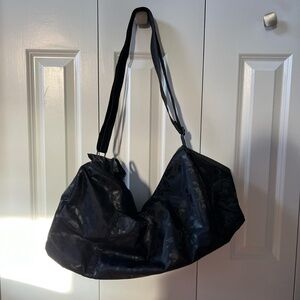 vs black floral duffel